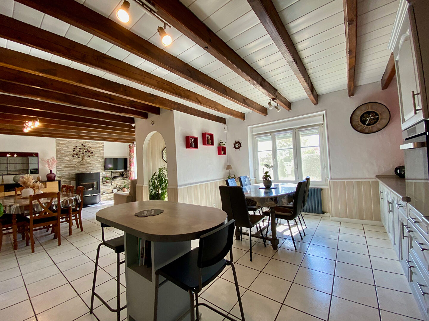 Photo Maison en pierre d'environ 180 m² sur un terrain d'environ 2300 m² image 3/6