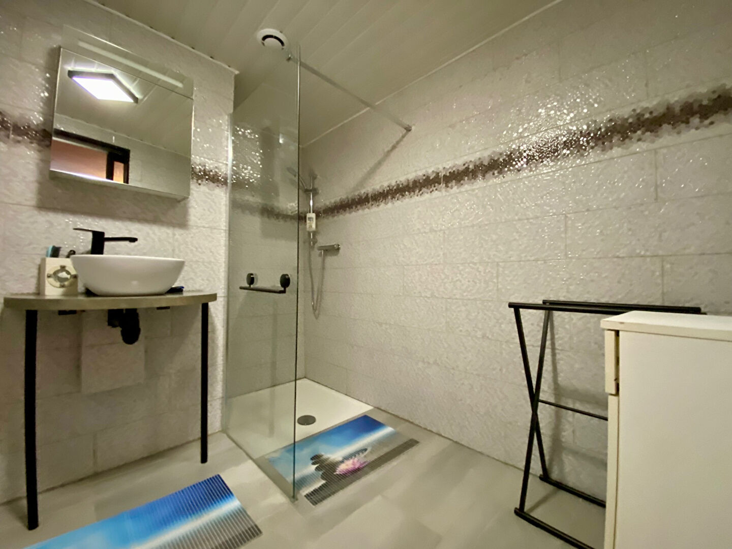 Photo Maison en pierre d'environ 180 m² sur un terrain d'environ 2300 m² image 6/6