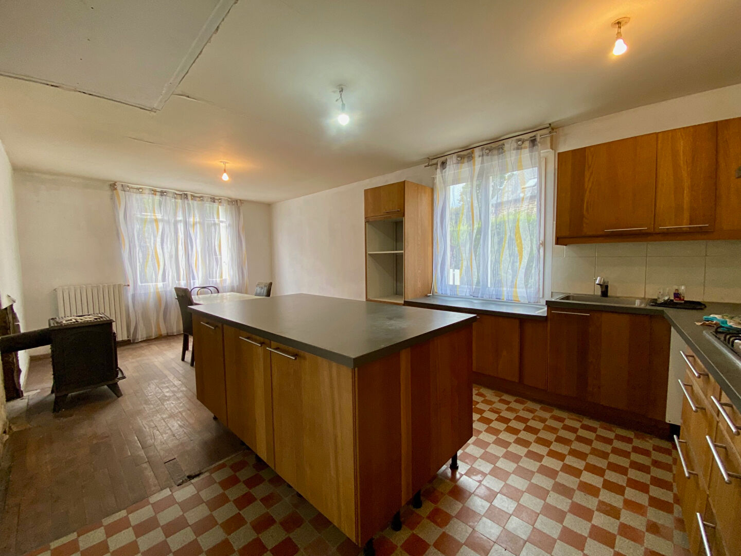 Photo Maison  110 m² +  maison  140 m² à rénover +  650 m² terrain + garage image 2/6