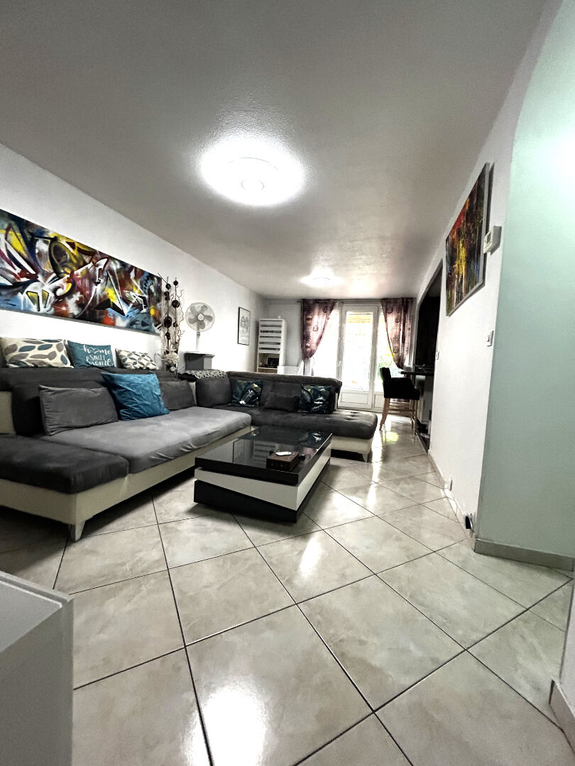 Photo iNCROYABLE  Grand T3  de 75m² EN REZ DE JARDIN SANS VIS A VIS !!!!! image 3/6