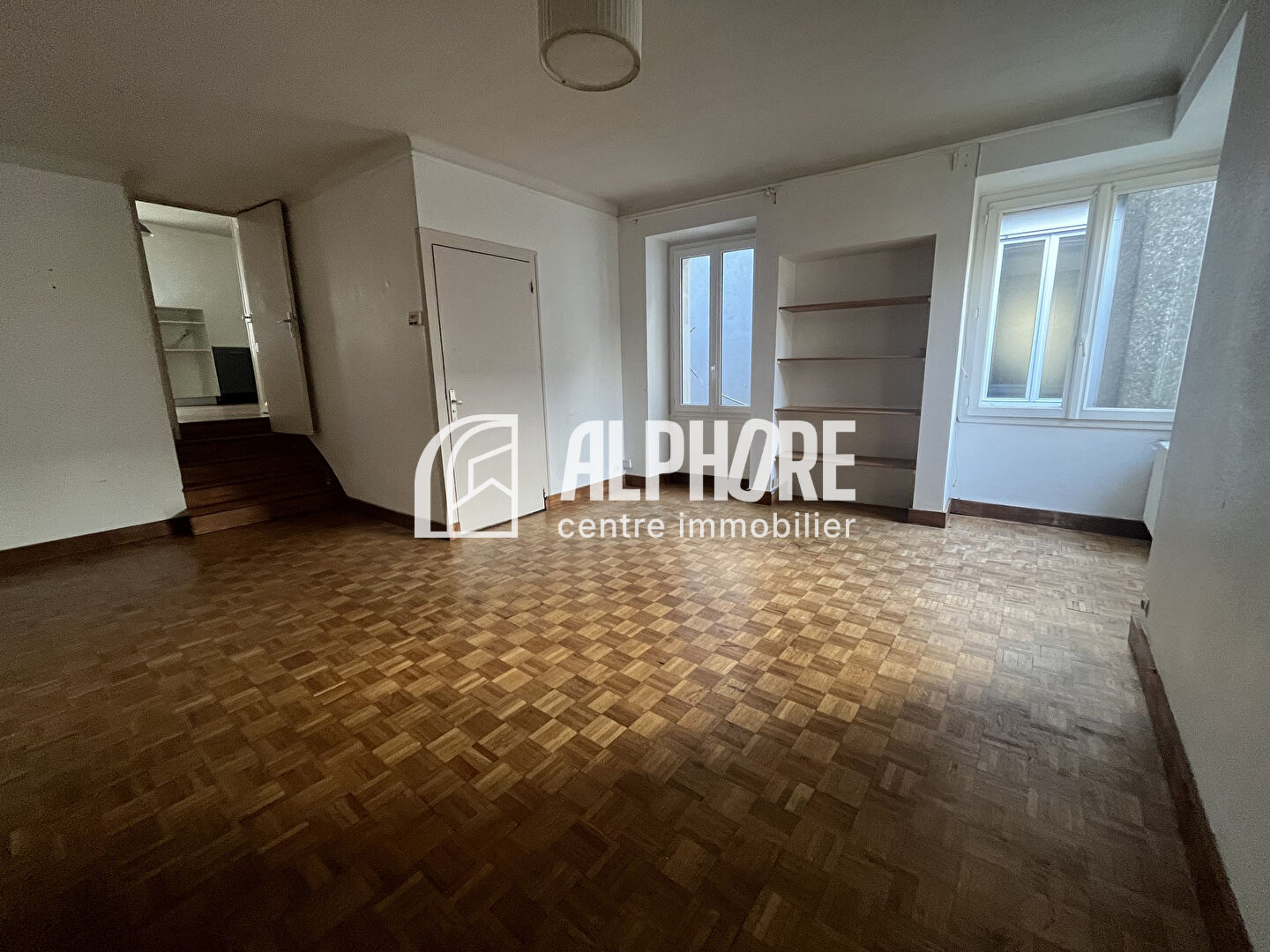 Maison Basse Indre 4 pièce(s) 90 m2 surface pondérée