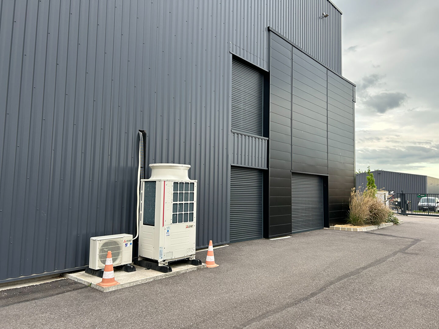 Photo IMMEUBLE NEUF LOUÉ À L'APAVE image 5/6