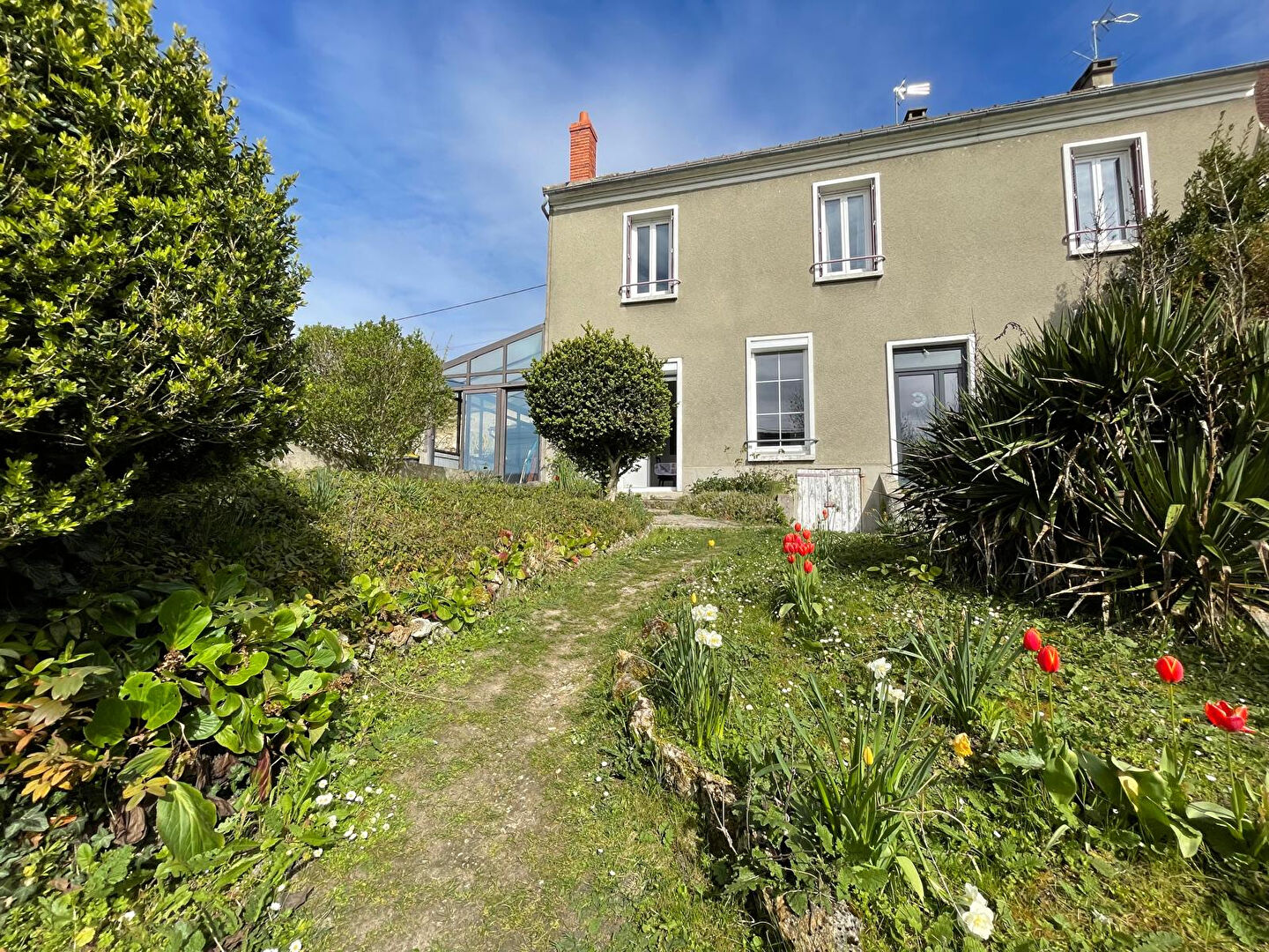 Agence immobilière de KRIS IMMOBILIER MONTREUIL Montreuil aux lions - KRIS IMMOBILIER MONTREUIL