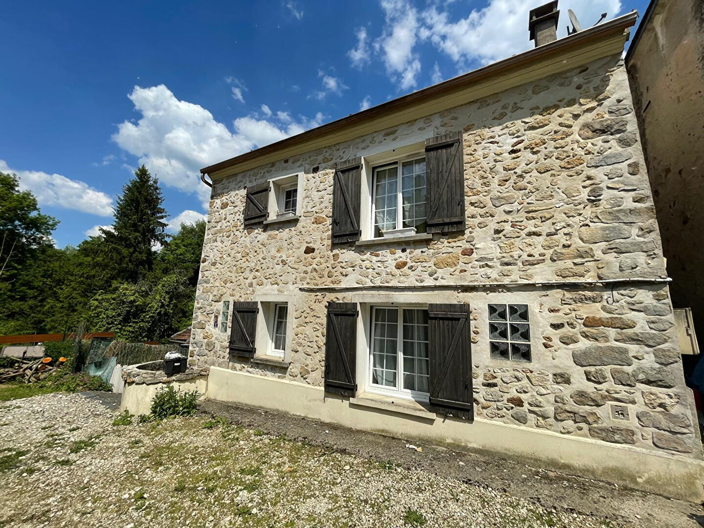 Agence immobilière de KRIS IMMOBILIER MONTREUIL Montreuil aux lions - KRIS IMMOBILIER MONTREUIL