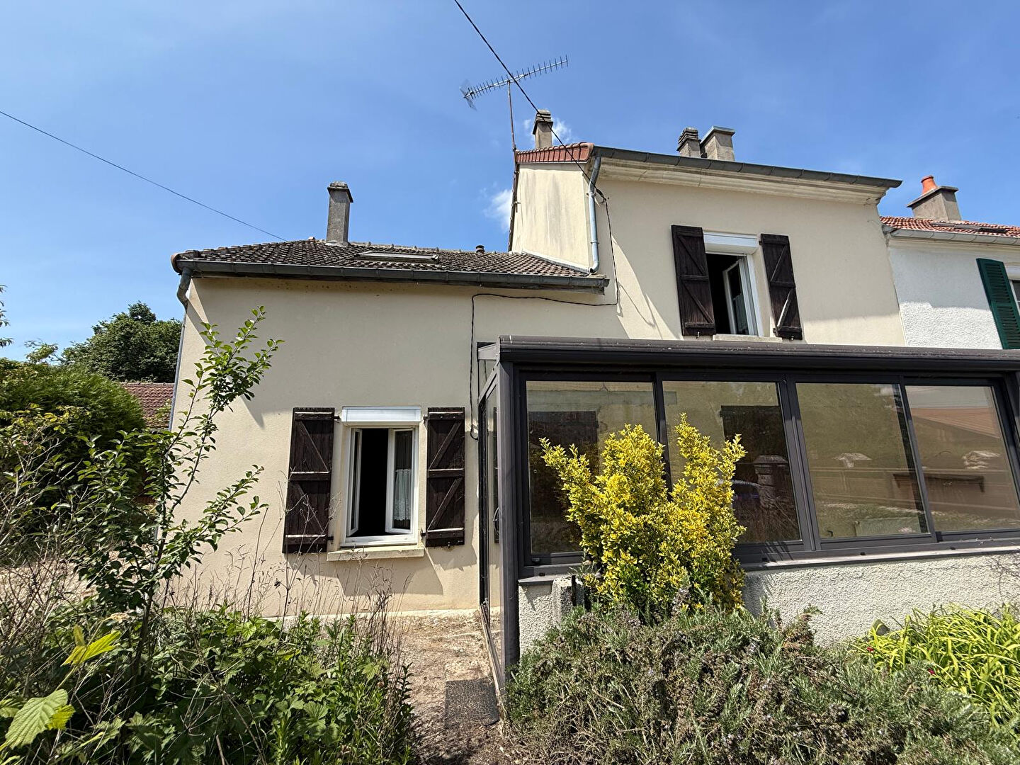 Agence immobilière de KRIS IMMOBILIER MONTREUIL Montreuil aux lions - KRIS IMMOBILIER MONTREUIL