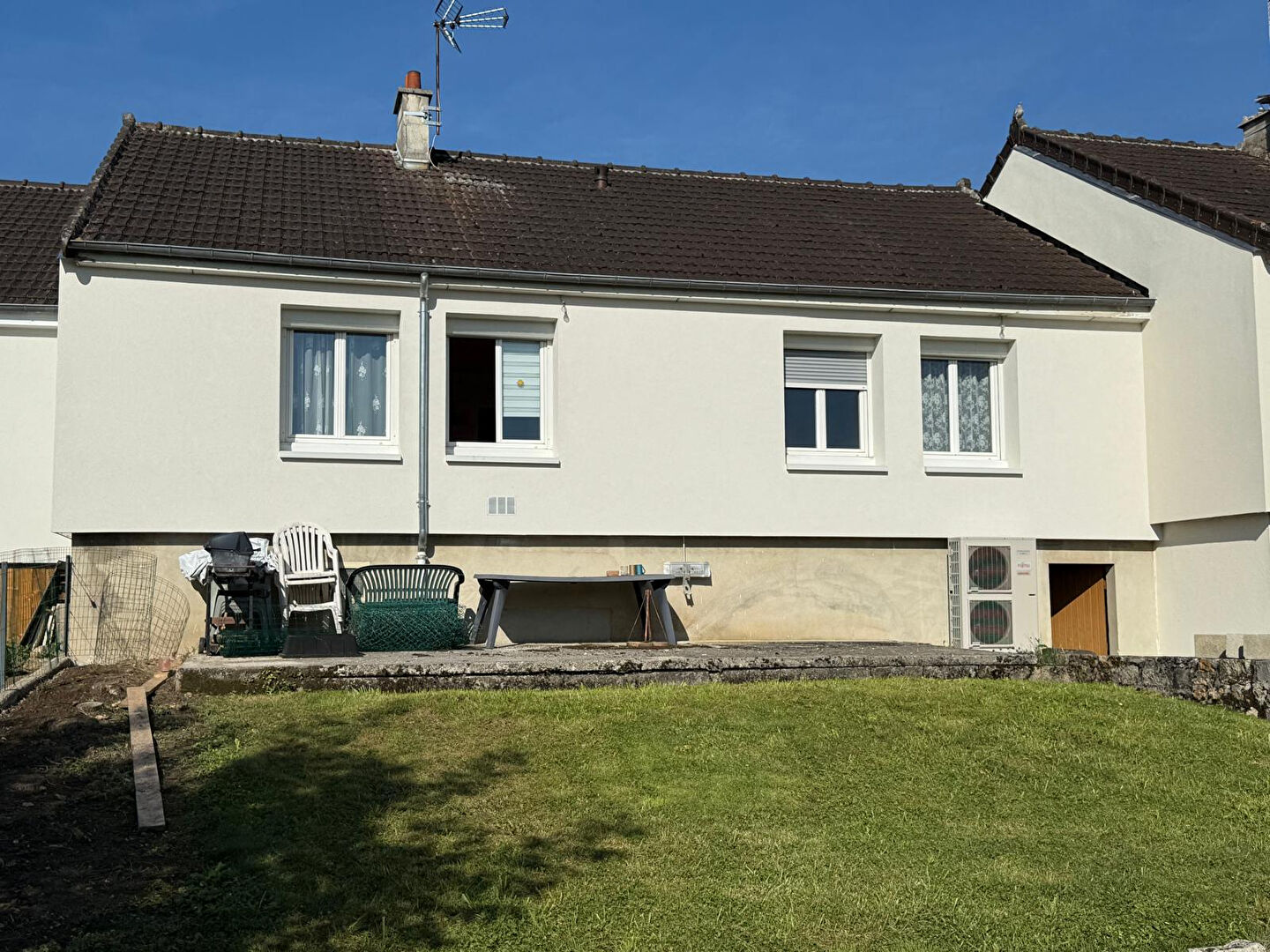 Photo pavillon de Plain pied dans villages avec commerces image 2/6