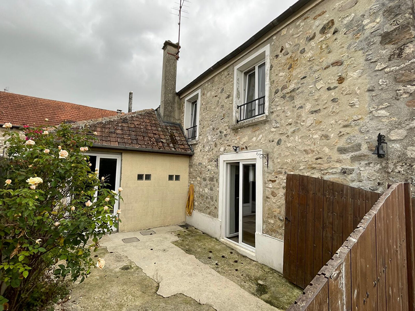 Agence immobilière de KRIS IMMOBILIER MONTREUIL Montreuil aux lions - KRIS IMMOBILIER MONTREUIL