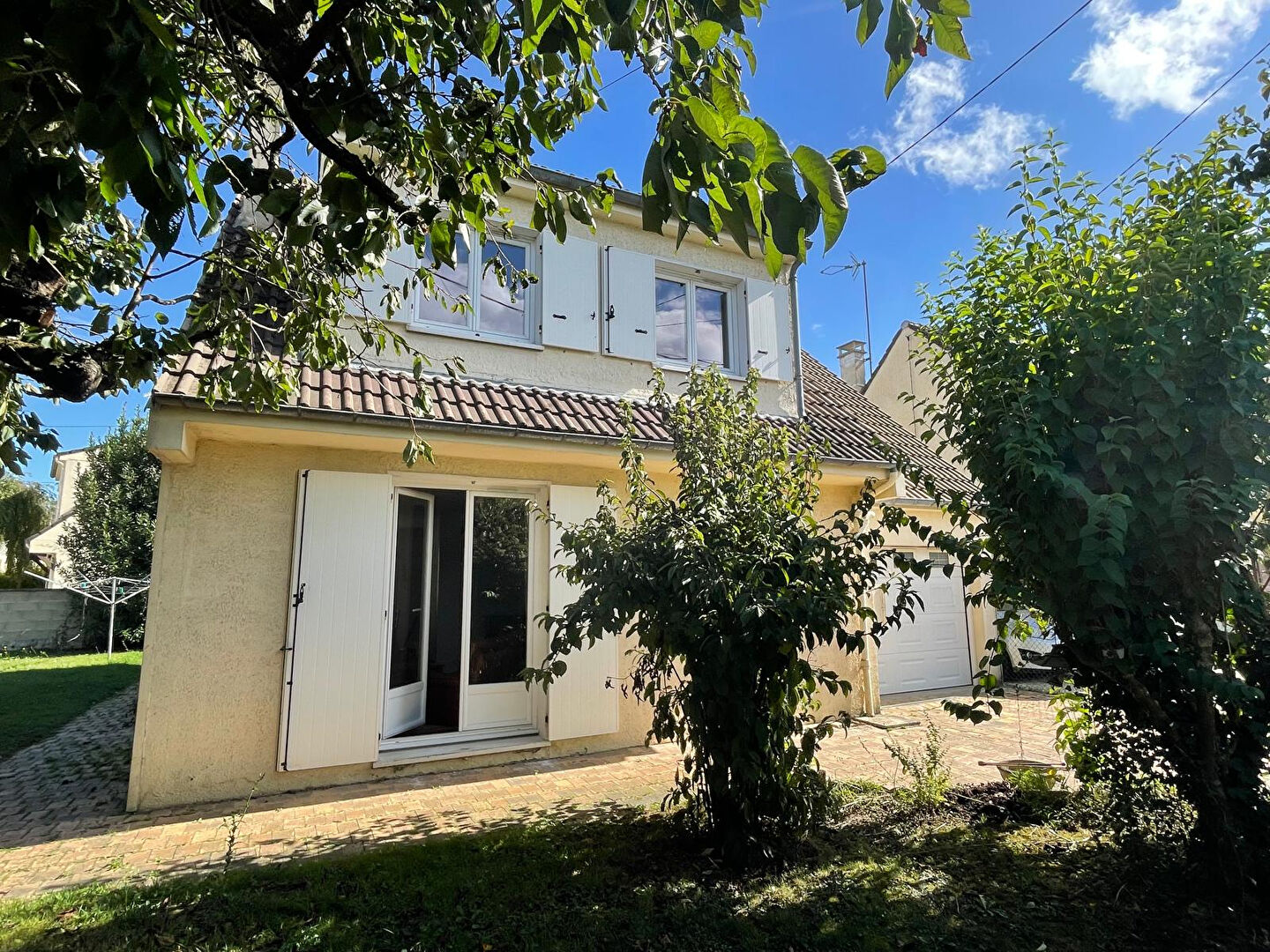 Agence immobilière de KRIS IMMOBILIER MONTREUIL Montreuil aux lions - KRIS IMMOBILIER MONTREUIL