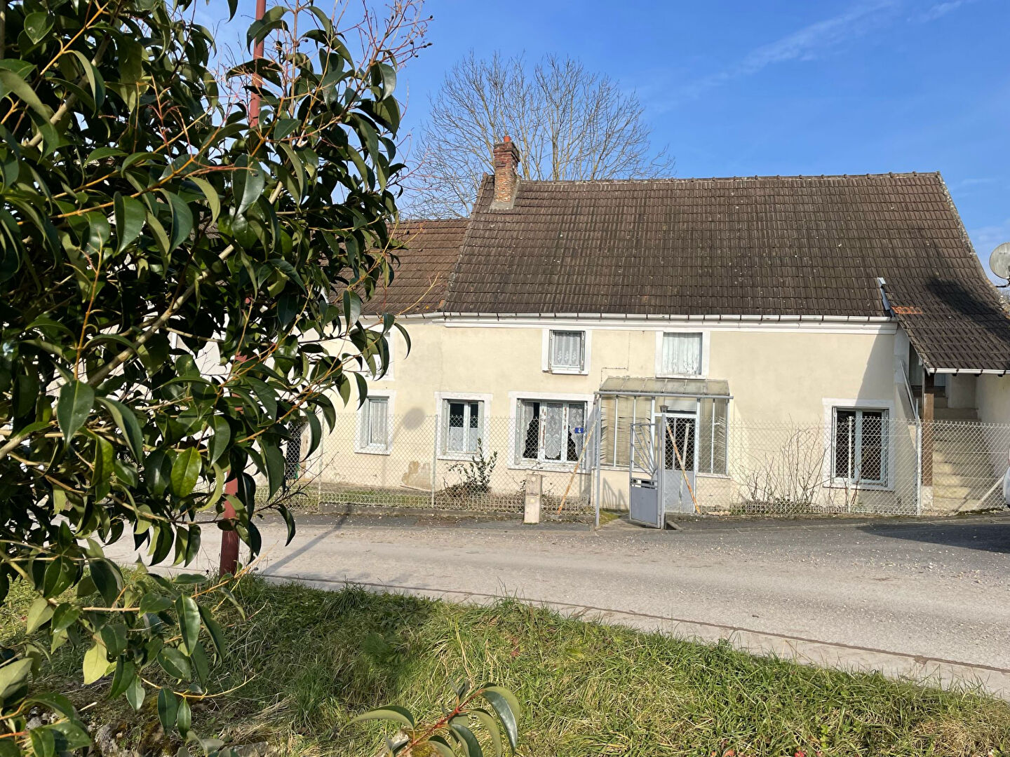 Agence immobilière de KRIS IMMOBILIER MONTREUIL Montreuil aux lions - KRIS IMMOBILIER MONTREUIL