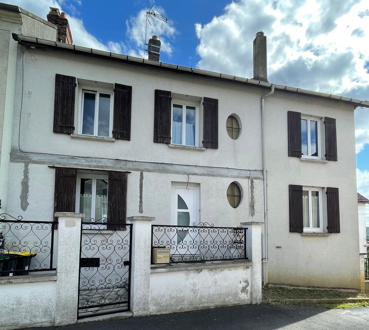 Agence immobilière de KRIS IMMOBILIER MONTREUIL Montreuil aux lions - KRIS IMMOBILIER MONTREUIL