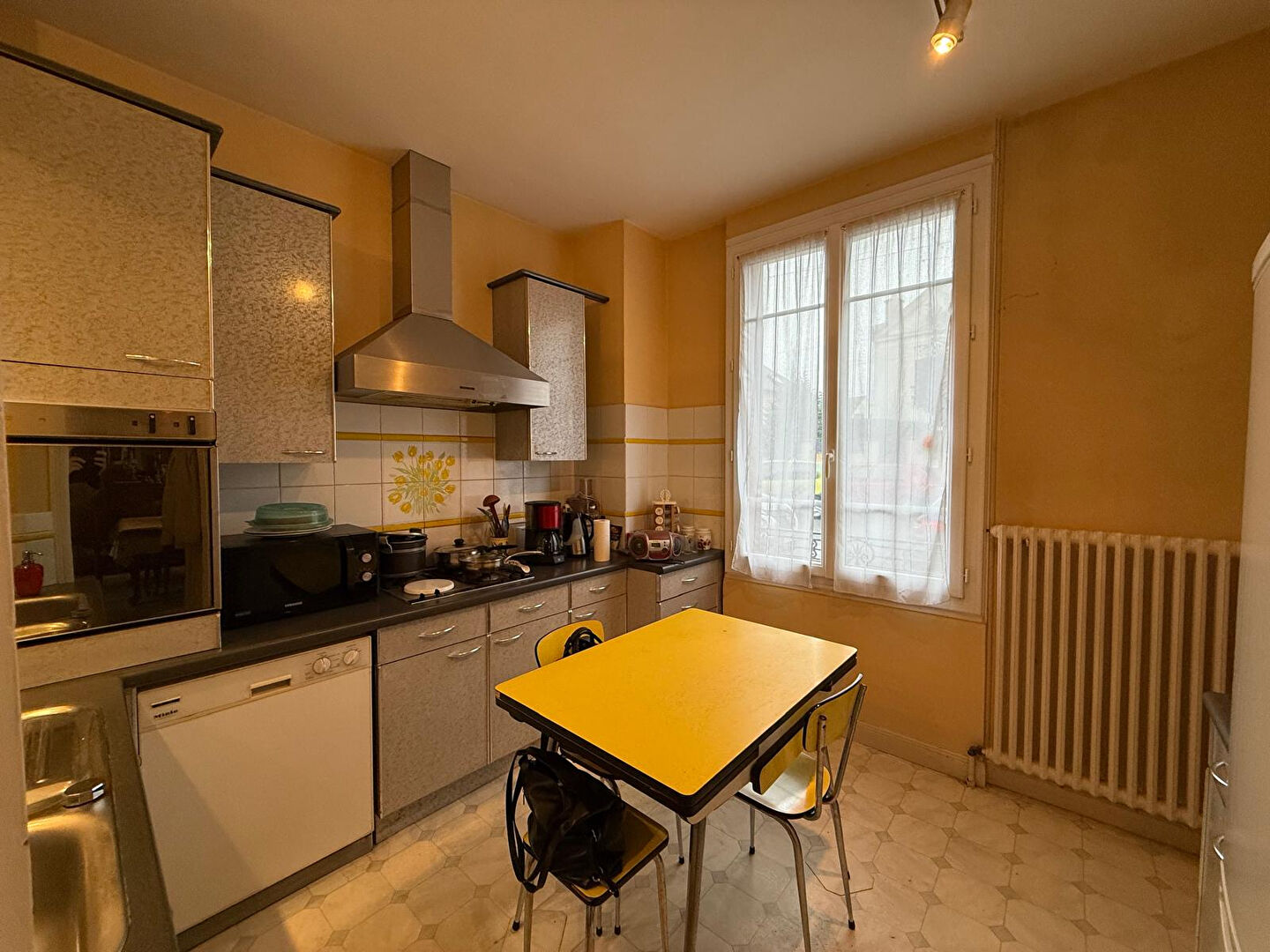 Agence immobilière de KRIS IMMOBILIER MONTREUIL Montreuil aux lions - KRIS IMMOBILIER MONTREUIL