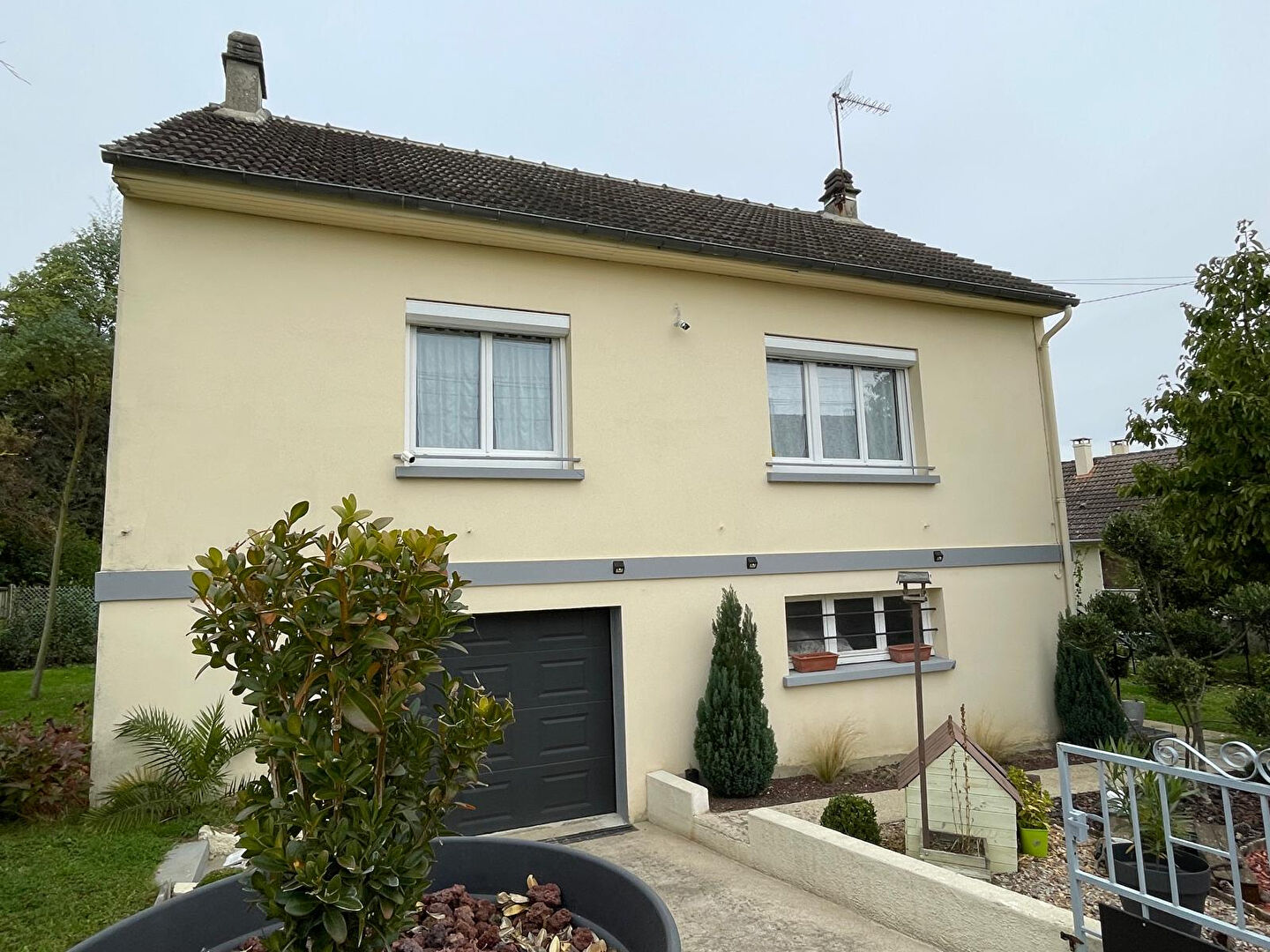 Agence immobilière de KRIS IMMOBILIER MONTREUIL Montreuil aux lions - KRIS IMMOBILIER MONTREUIL