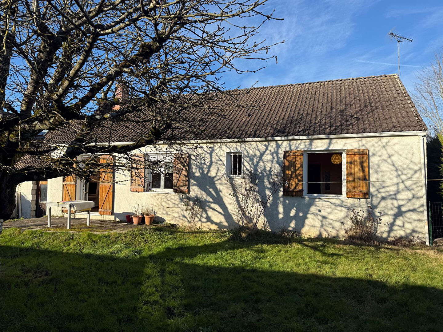 Agence immobilière de KRIS IMMOBILIER MONTREUIL Montreuil aux lions - KRIS IMMOBILIER MONTREUIL