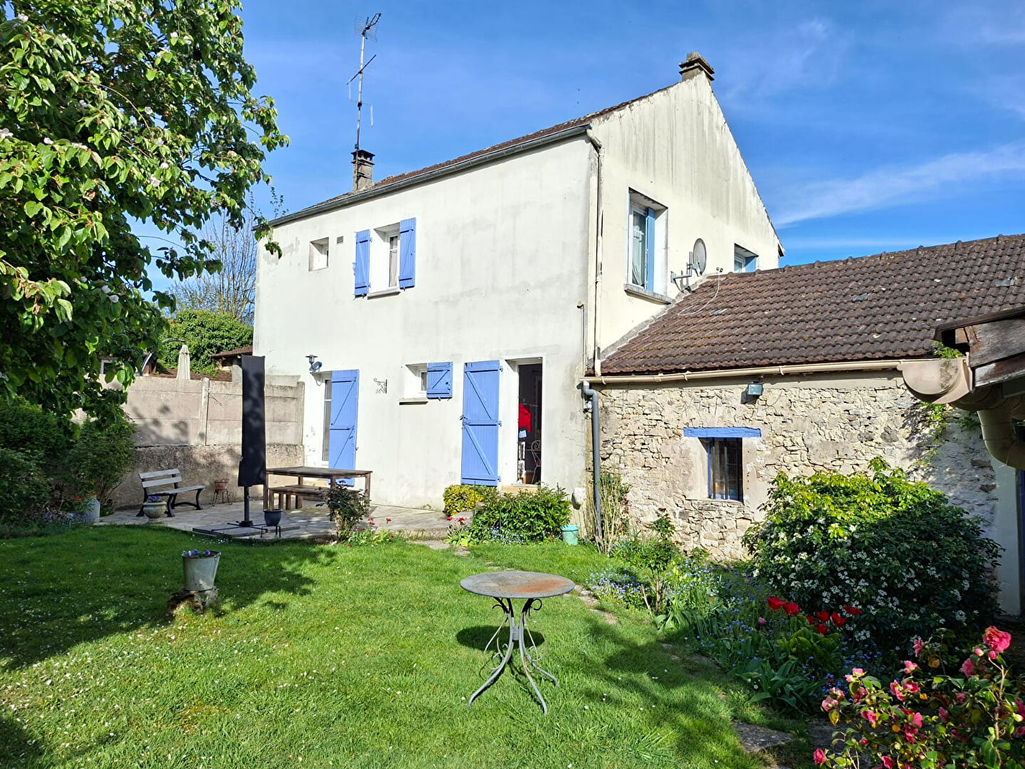 Agence immobilière de KRIS IMMOBILIER MONTREUIL Montreuil aux lions - KRIS IMMOBILIER MONTREUIL
