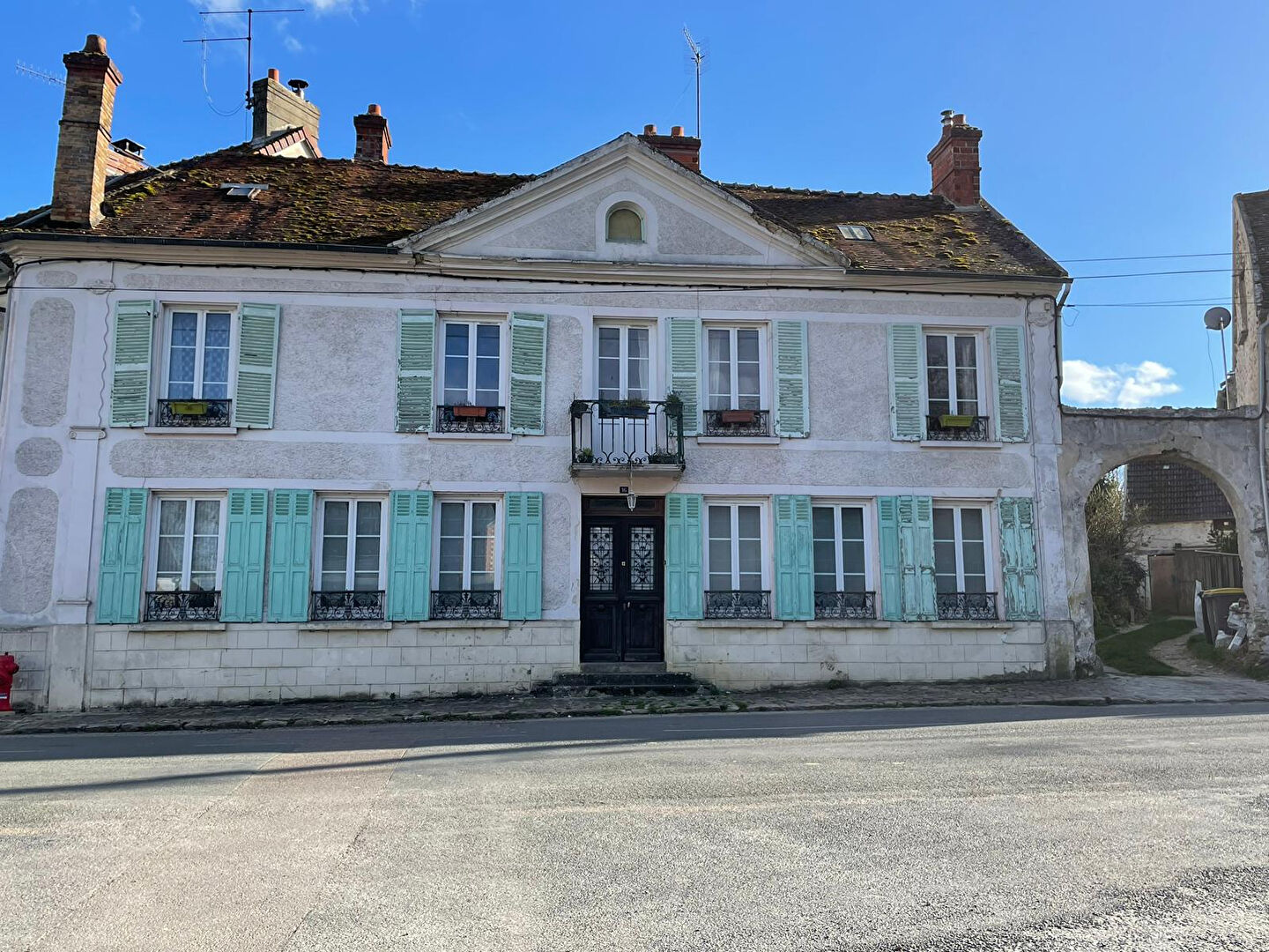 Agence immobilière de KRIS IMMOBILIER MONTREUIL Montreuil aux lions - KRIS IMMOBILIER MONTREUIL