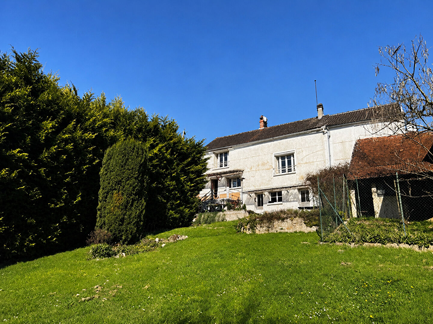 Agence immobilière de KRIS IMMOBILIER MONTREUIL Montreuil aux lions - KRIS IMMOBILIER MONTREUIL