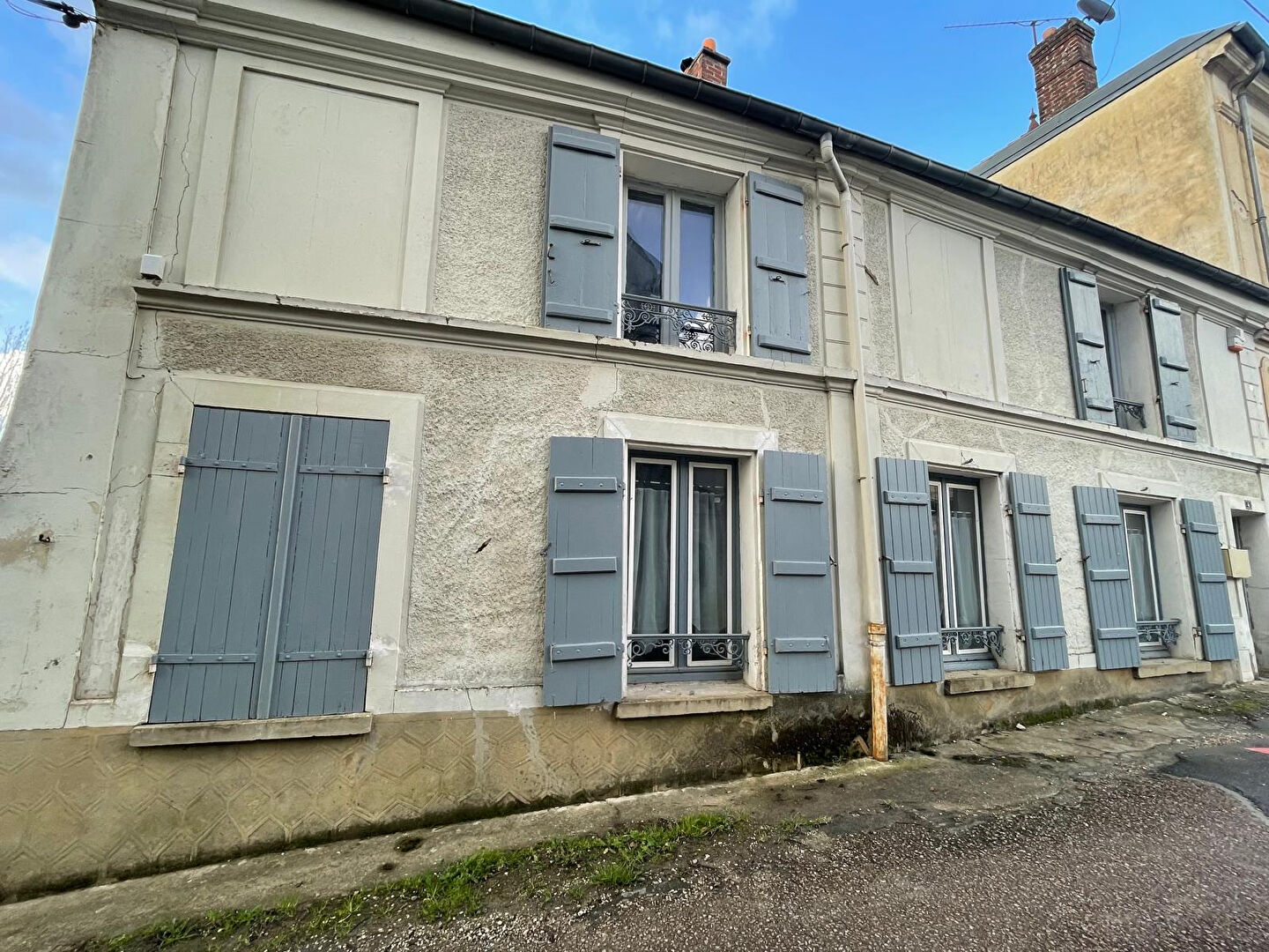 Agence immobilière de KRIS IMMOBILIER MONTREUIL Montreuil aux lions - KRIS IMMOBILIER MONTREUIL