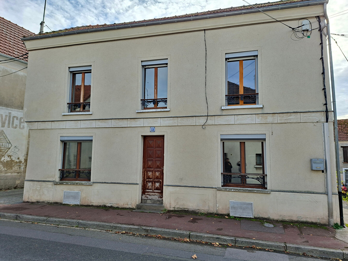 Agence immobilière de KRIS IMMOBILIER MONTREUIL Montreuil aux lions - KRIS IMMOBILIER MONTREUIL
