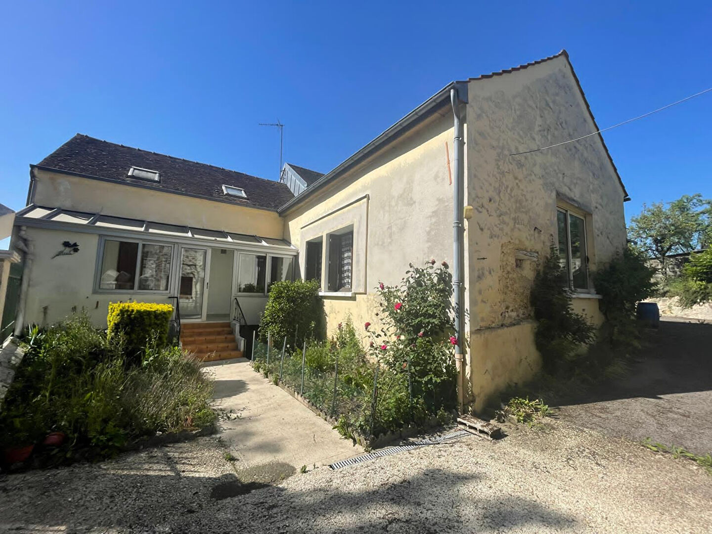 Agence immobilière de KRIS IMMOBILIER MONTREUIL Montreuil aux lions - KRIS IMMOBILIER MONTREUIL