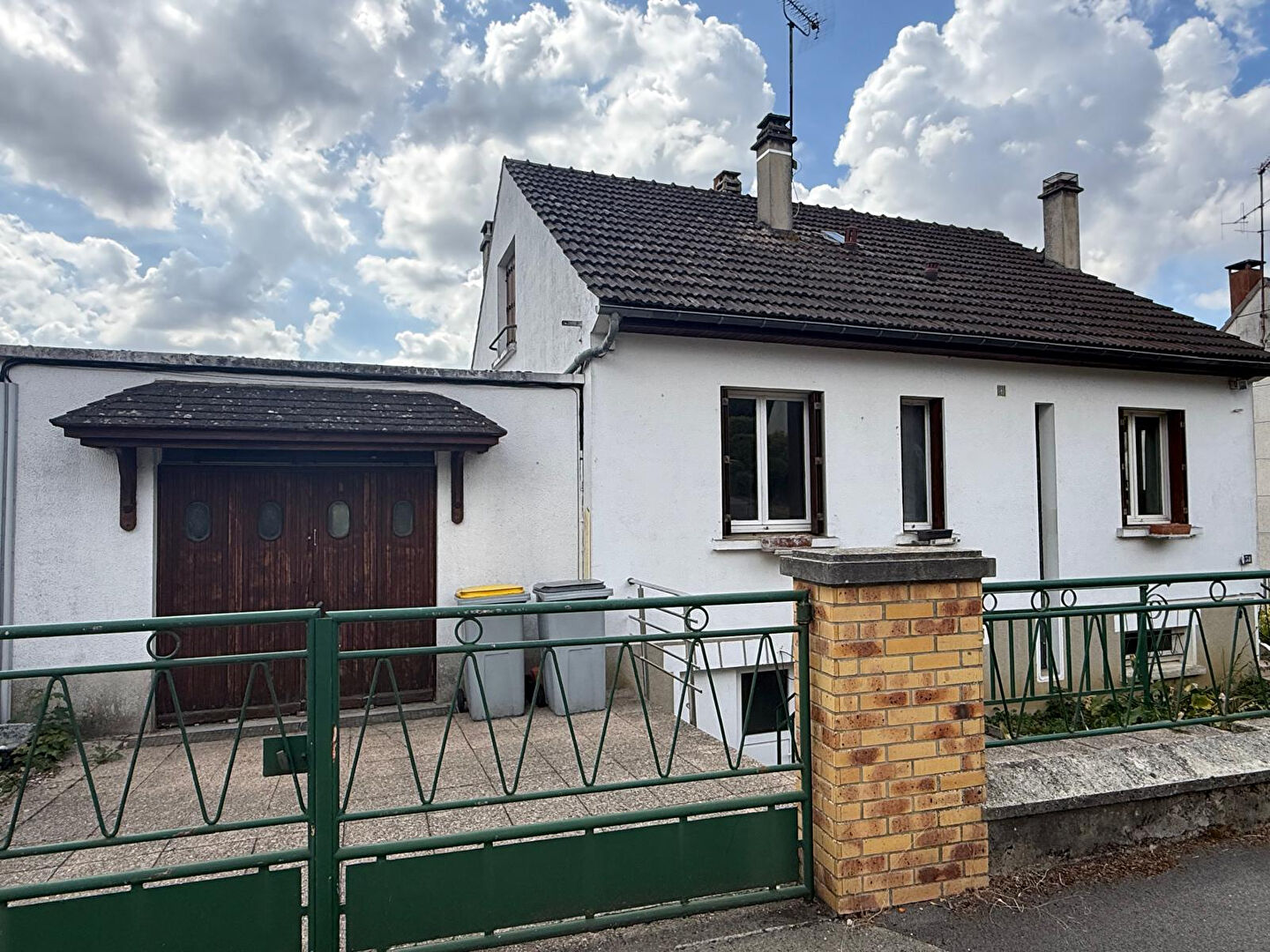 Agence immobilière de KRIS IMMOBILIER MONTREUIL Montreuil aux lions - KRIS IMMOBILIER MONTREUIL