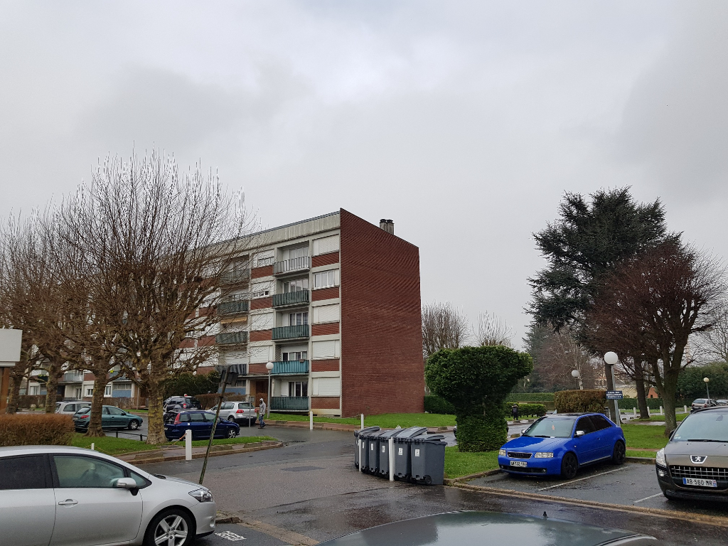 DOMONT - APPARTEMENT F3 - 950 /MOIS