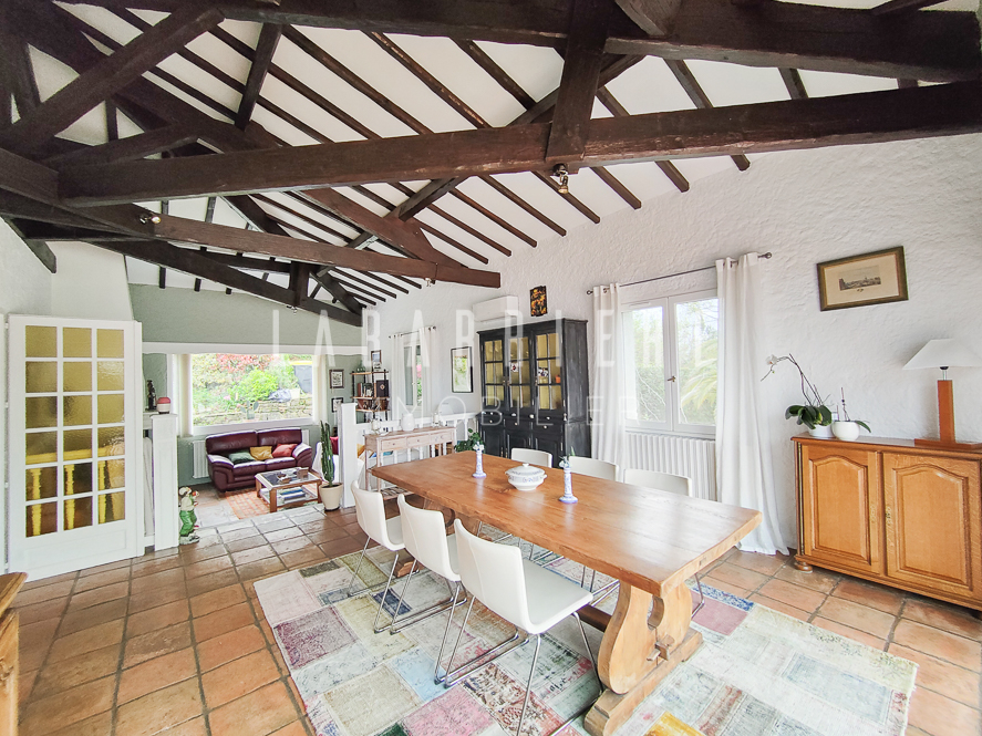 Photo Ciboure - Villa 280 m² - 4 Chambres - Garages - Parcelle 1680 m². image 6/6