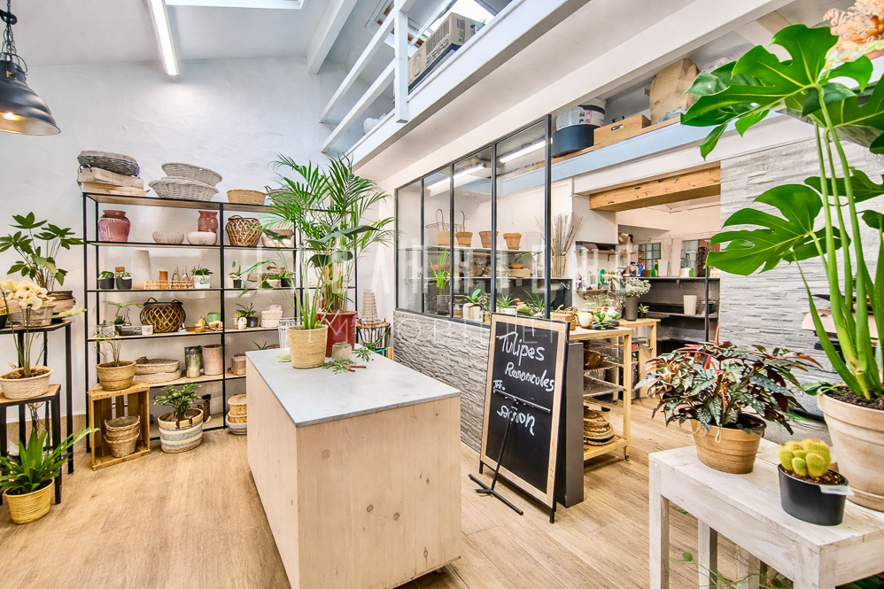 FONDS DE COMMERCE - VENTE DE FLEURS - 60 M² - CENTRE BOURG, PROCHE SAINT-JEAN-DE-LUZ