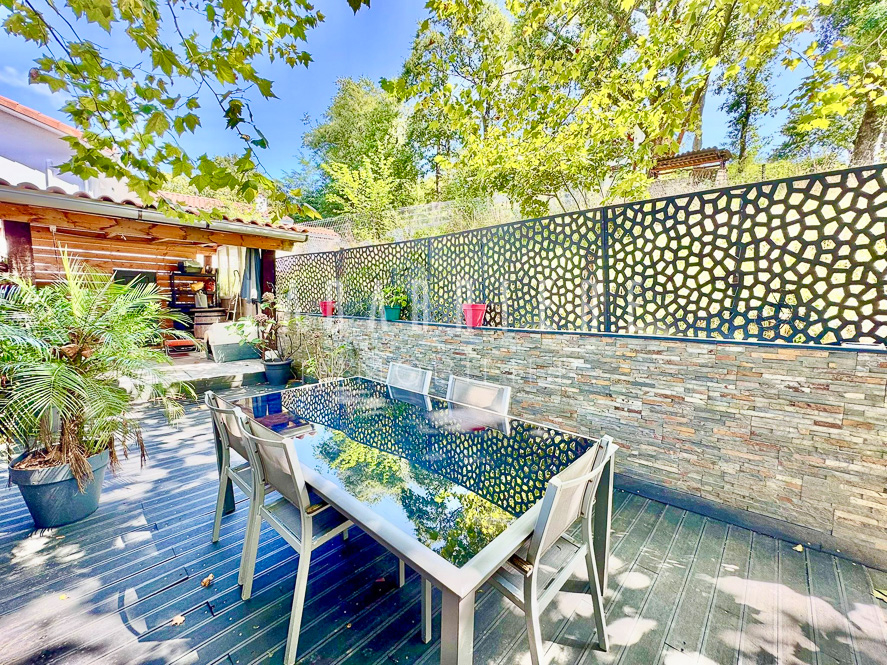 Photo Appartement T4 avec terrasses, jardin et stationnements image 3/6