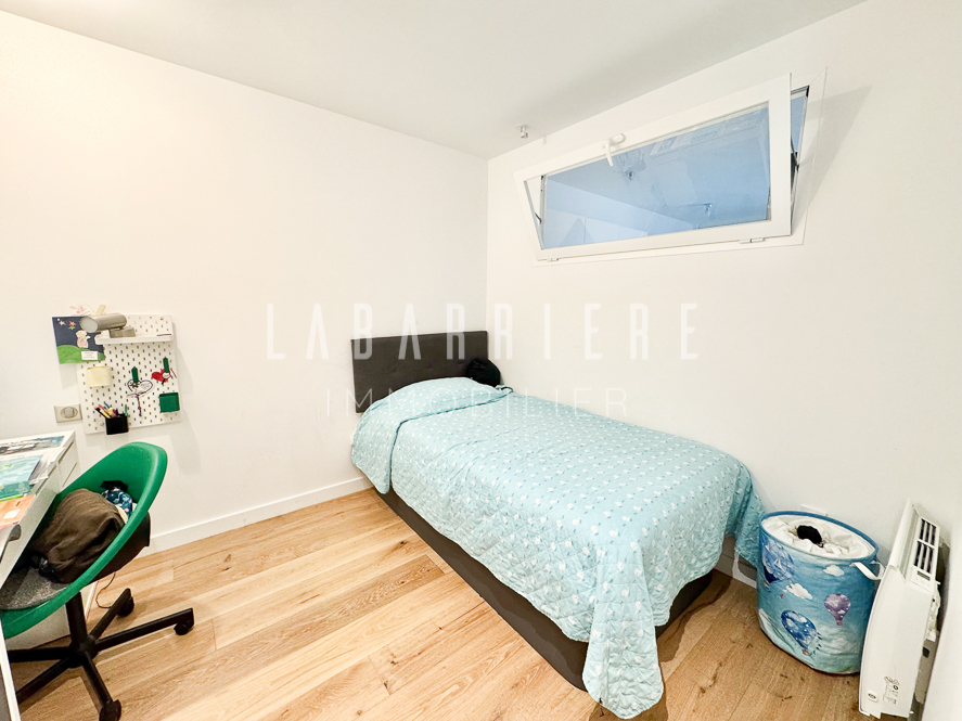 Photo Appartement T4 rénové avec goût, loggia, balcon et cave image 4/6