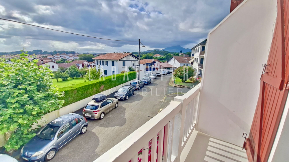 Photo Studio avec balcon dans maison de caractère, proche centre-ville image 3/6