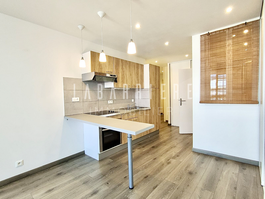 Photo Studio avec balcon dans maison de caractère, proche centre-ville image 5/6