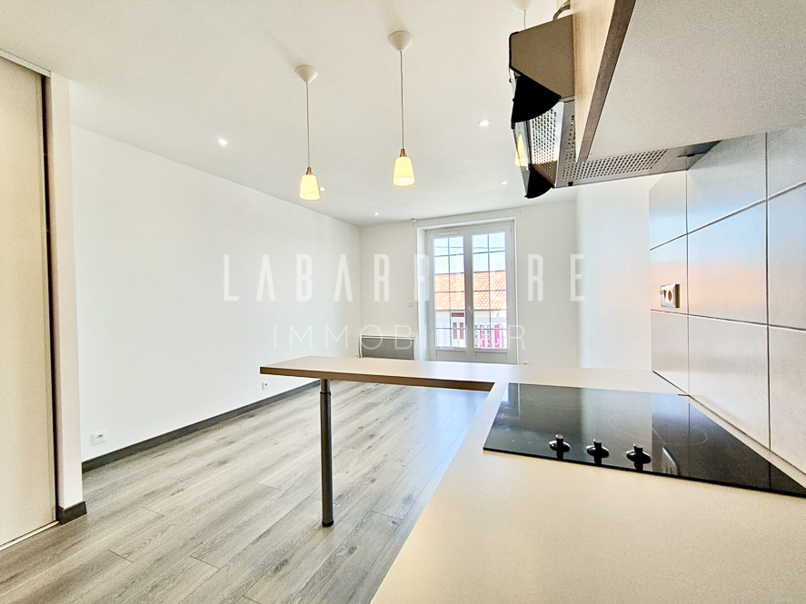 Photo Studio avec balcon dans maison de caractère, proche centre-ville image 6/6