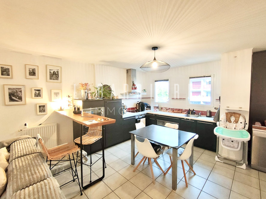 Maison mitoyenne de 97 m² avec garage et jardin