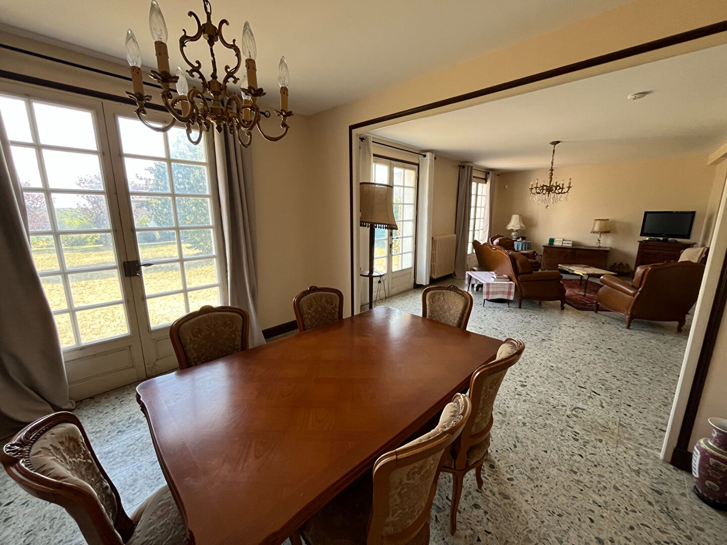 Photo Maison Iteuil 8 pièce(s) 219 m2 image 5/6