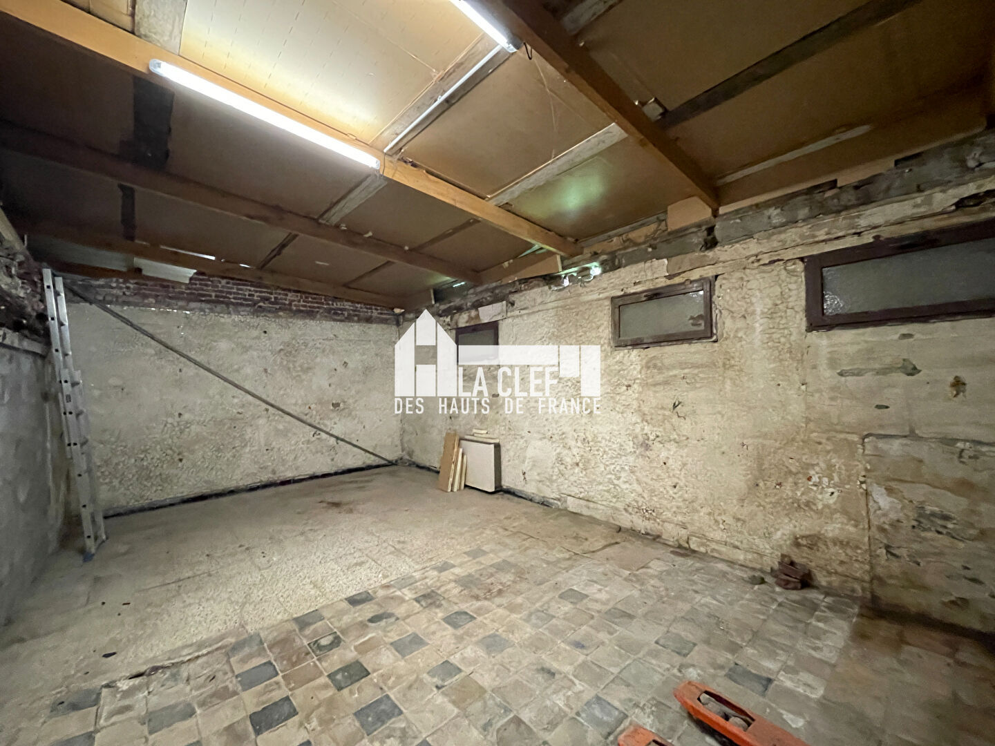 Photo Local commercial Flines Lez Raches 700 m2 image 5/6