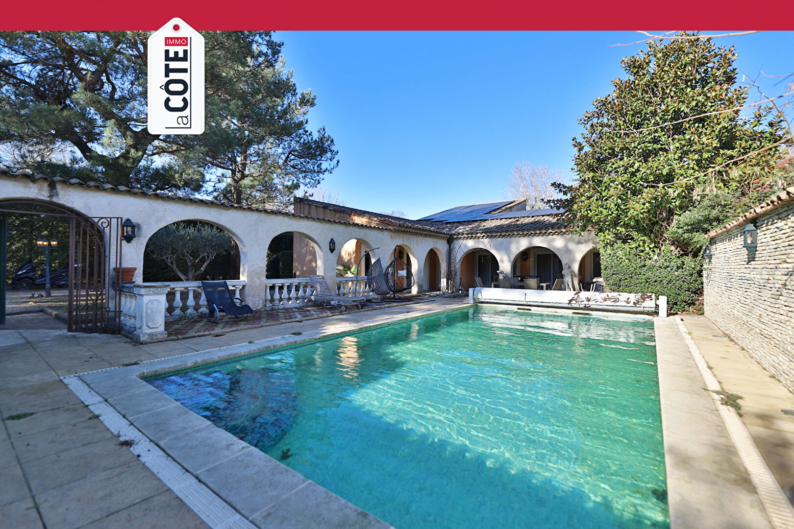 Photo Maison La Barque 6 pièce(s) 265 m2 image 1/6