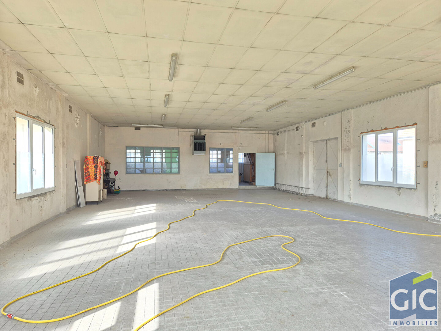 EN EXCLUSIVITÉ - MAISON ATYPIQUE de 117m2 à GIBERVILLE - Avec local professionnel