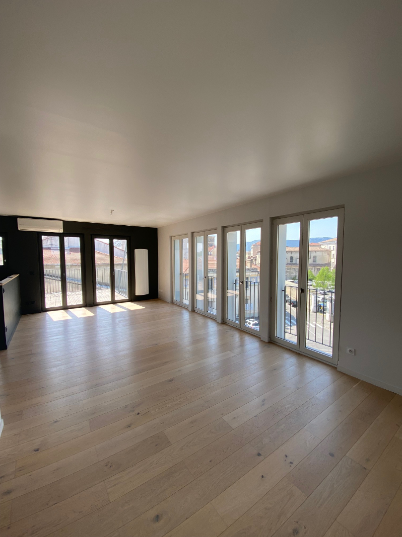 Photo Appartement Valence 5 pièce(s) 155.45 m2 image 2/6