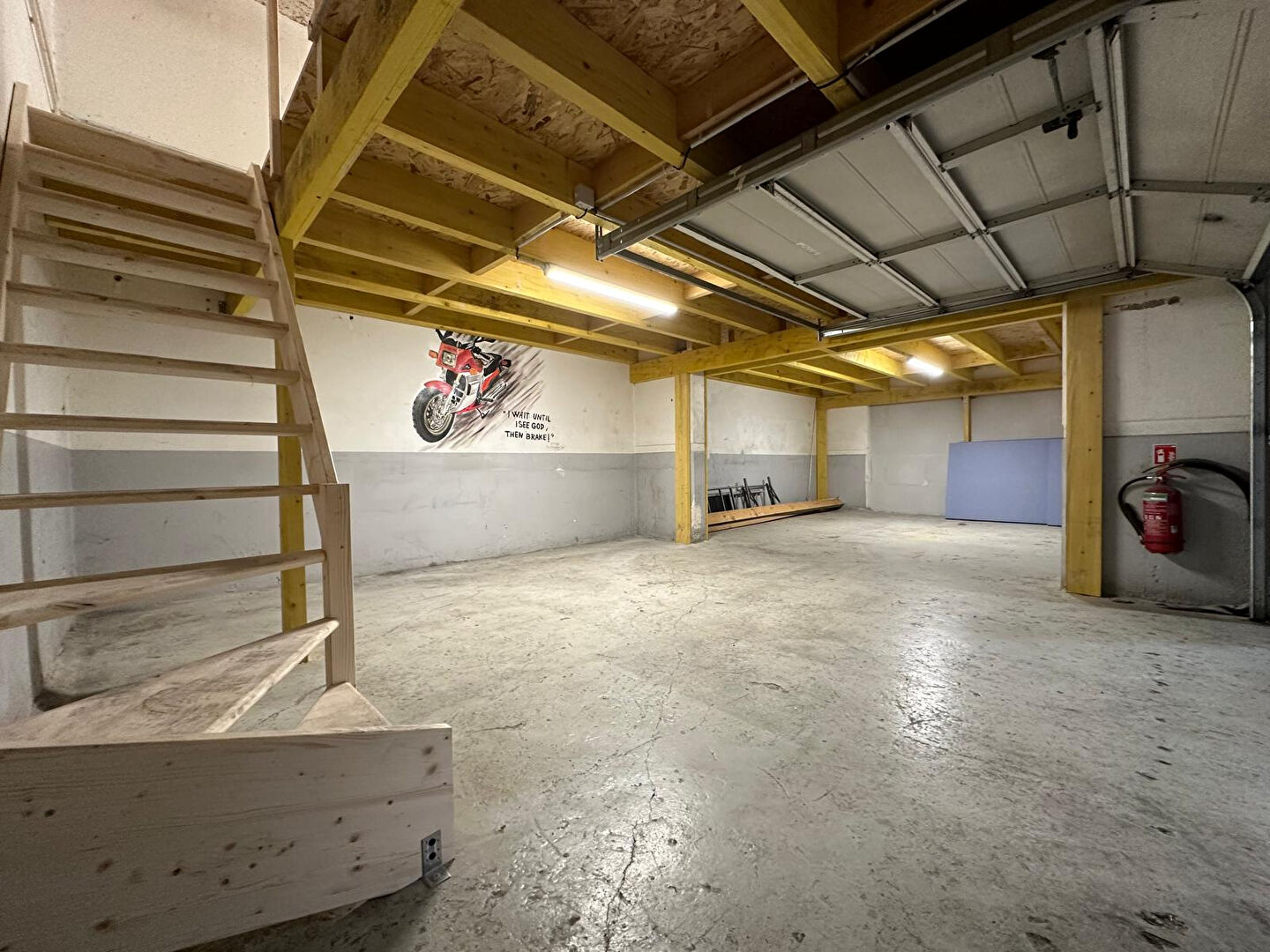 Photo À louer local d'activité / local d'entreposage / Box / bureau pour artisan et/ou logistique. image 3/5