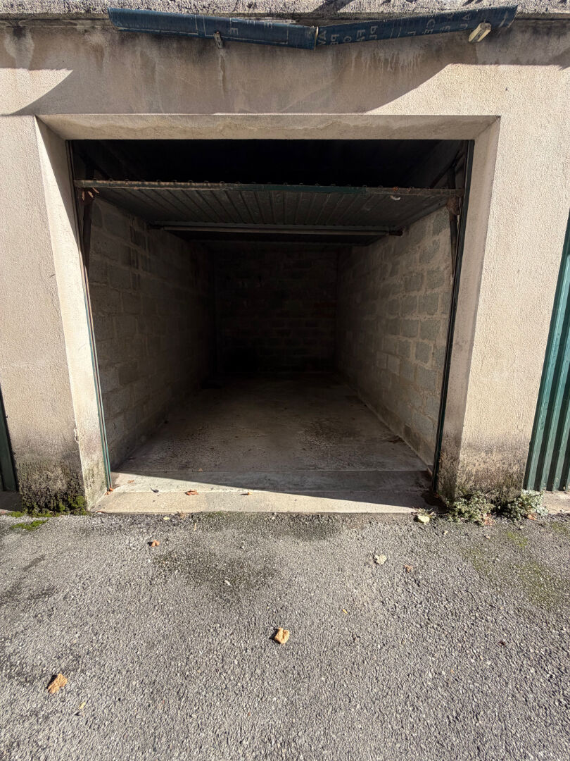 Photo Parking / box Valence 15 m2 image 2/3