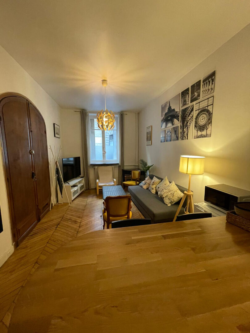 PARIS 16ème - Apt 2 pièces rénové.