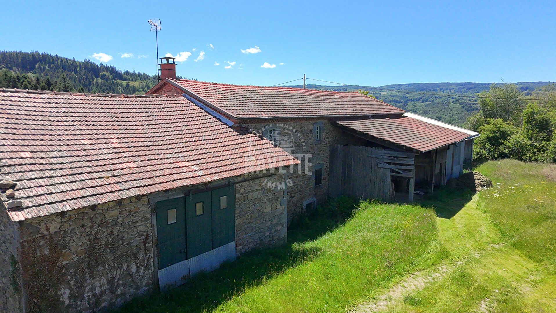 Photo Maison Bertignat 6 pièce(s) 140 m2 image 5/6