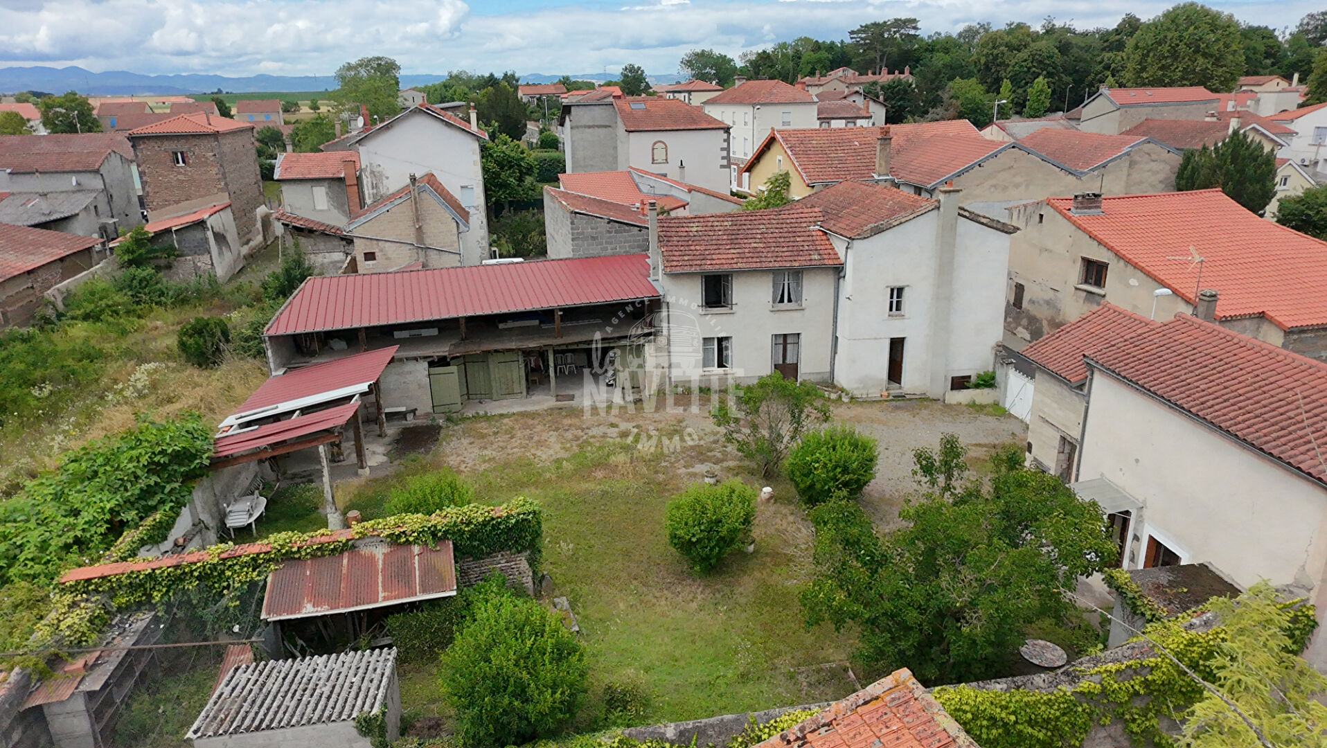 Photo Ensemble immobilier avec charme et volumes, Cour fermée, sans vis-à-vis image 4/6