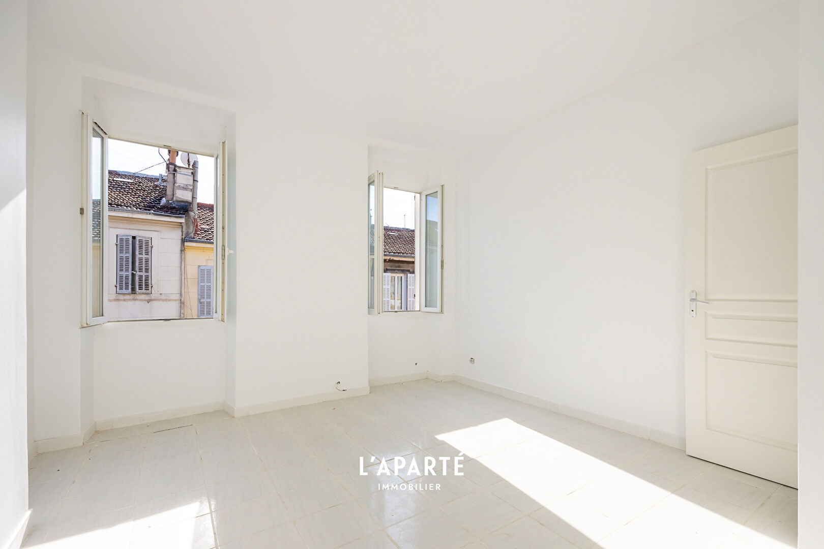 Photo Appartement  2 pièces 38 m2 et tropézienne image 4/6