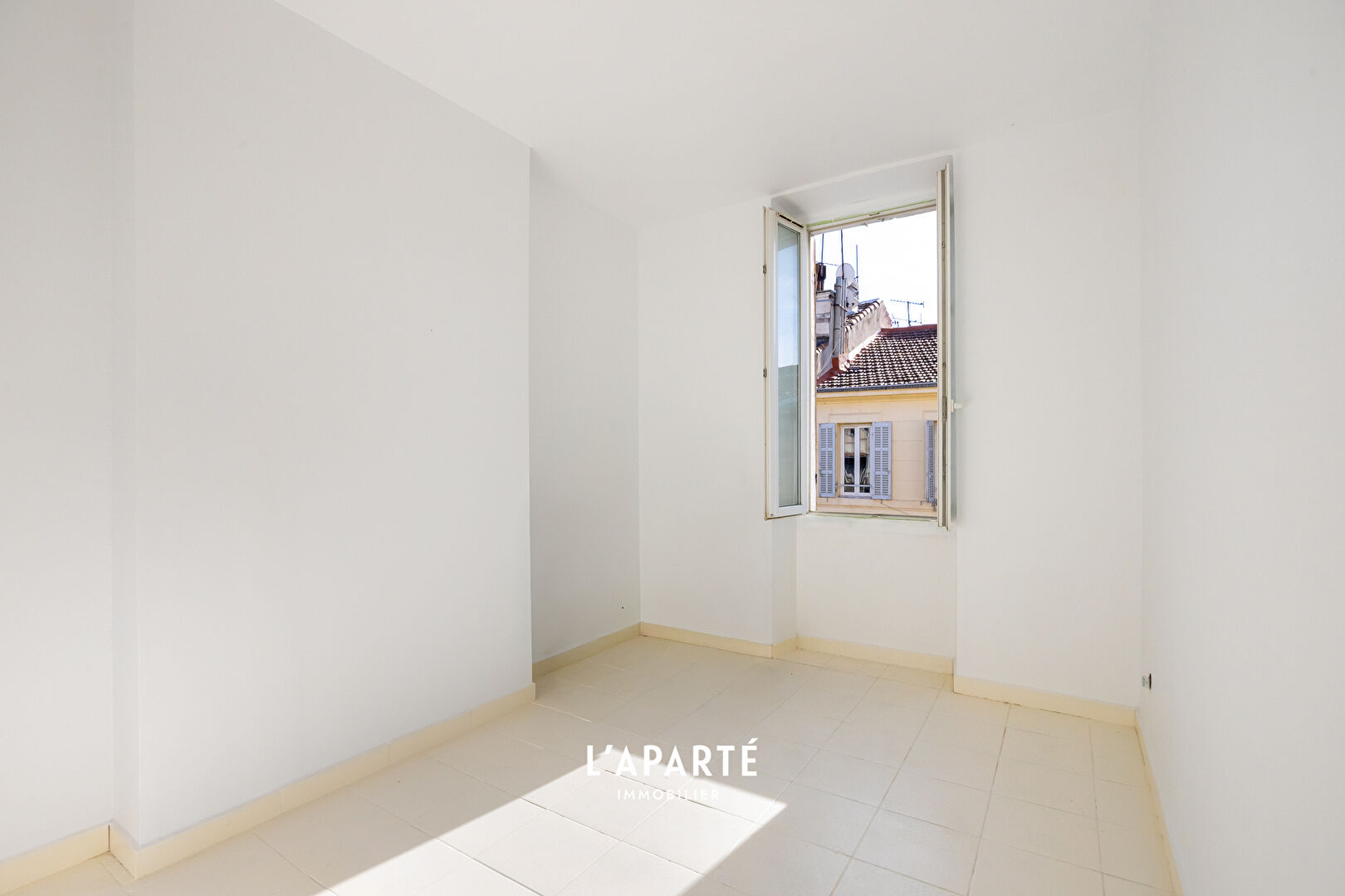 Photo Appartement  2 pièces 38 m2 et tropézienne image 6/6