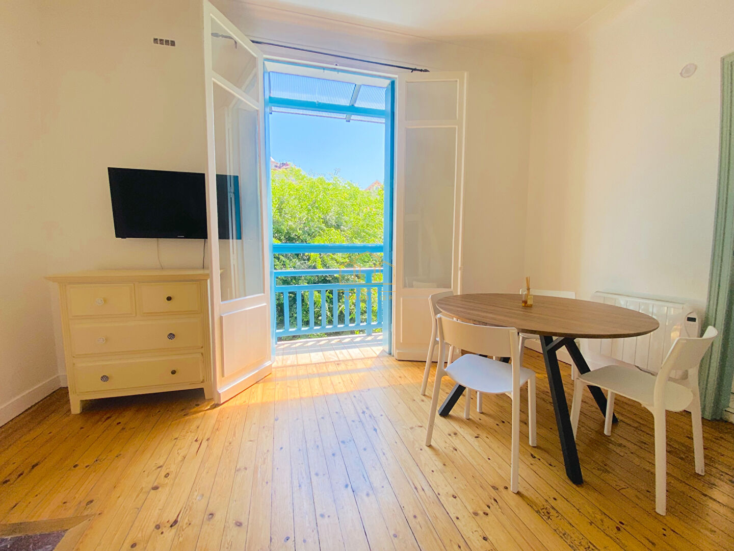 Photo Charmant studio avec balcon à vendre en plein coeur d'Arcachon image 2/6