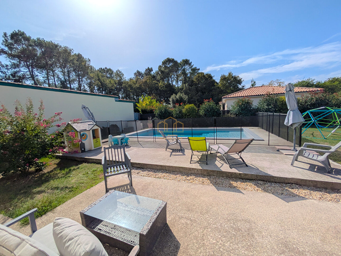 Photo Maison T5 récente de plain-pied avec piscine à vendre à Sanguinet image 1/6