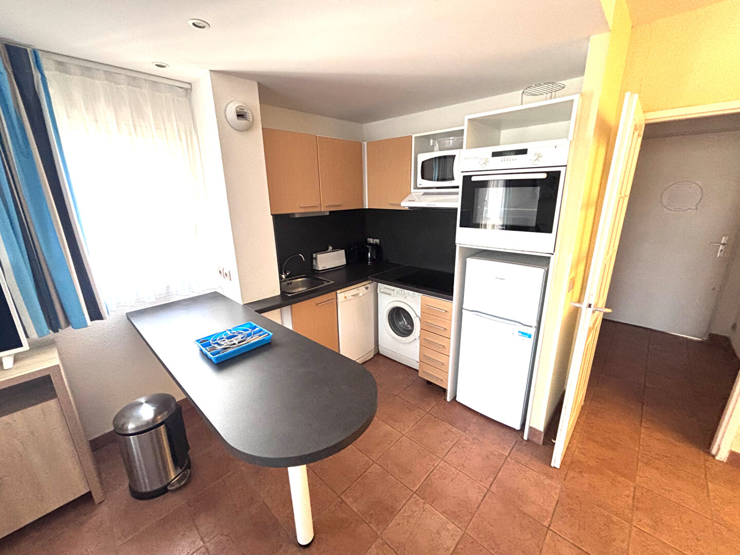 Photo Maison T4 en duplex avec jardinet à vendre à Gujan-Mestras - avec un bail commercial en cours image 5/6