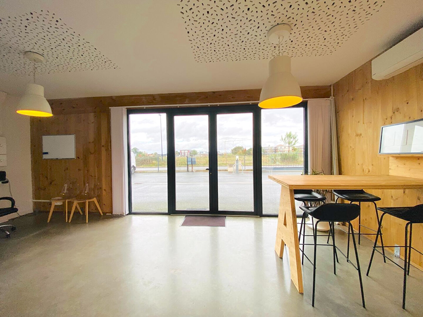 Photo Local professionnel à louer à La Teste de Buch - zone industrielle image 2/6