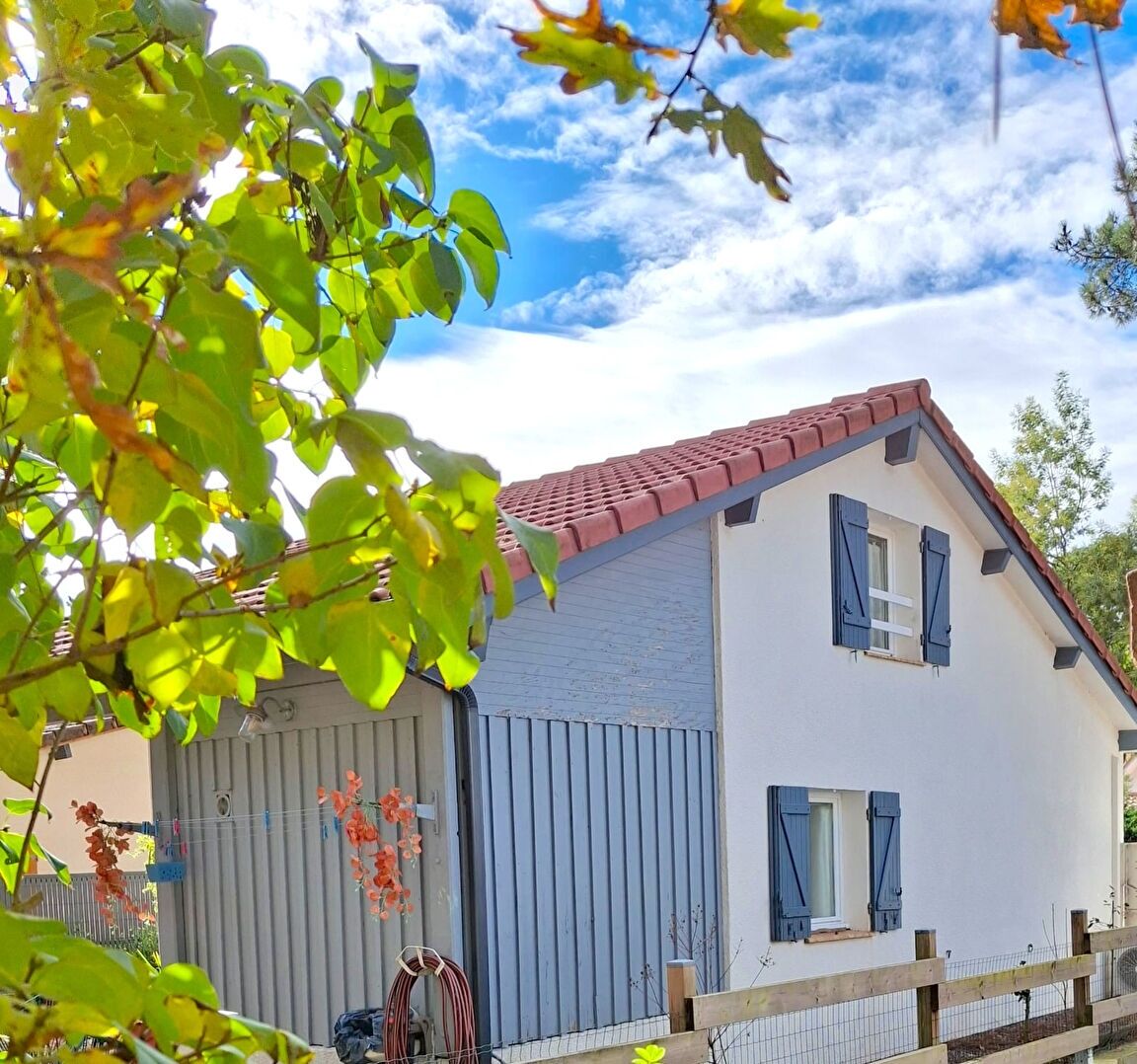 Maison T4 à vendre à Gujan-Mestras dans village de vacances avec piscine